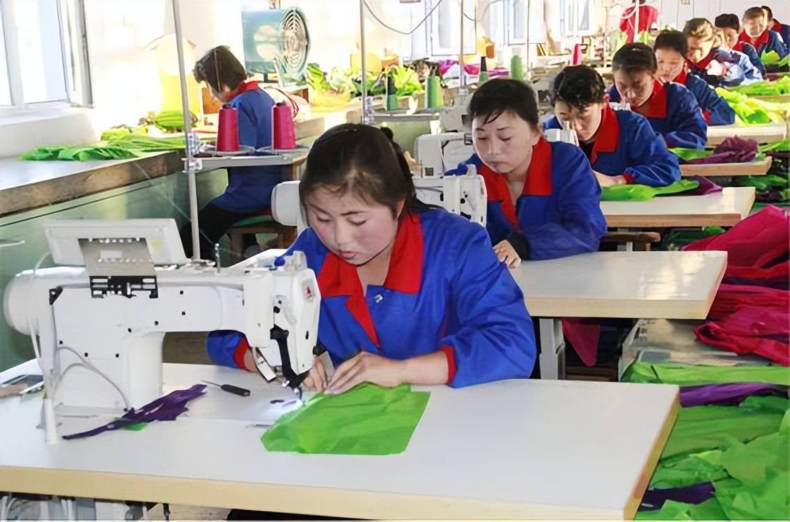 -欧美卡二卡：2022官方老版本下载V8及play视频欧美一区二区及吃瓜app软件（精品国产A级黄毛网站）卡二卡：2022
