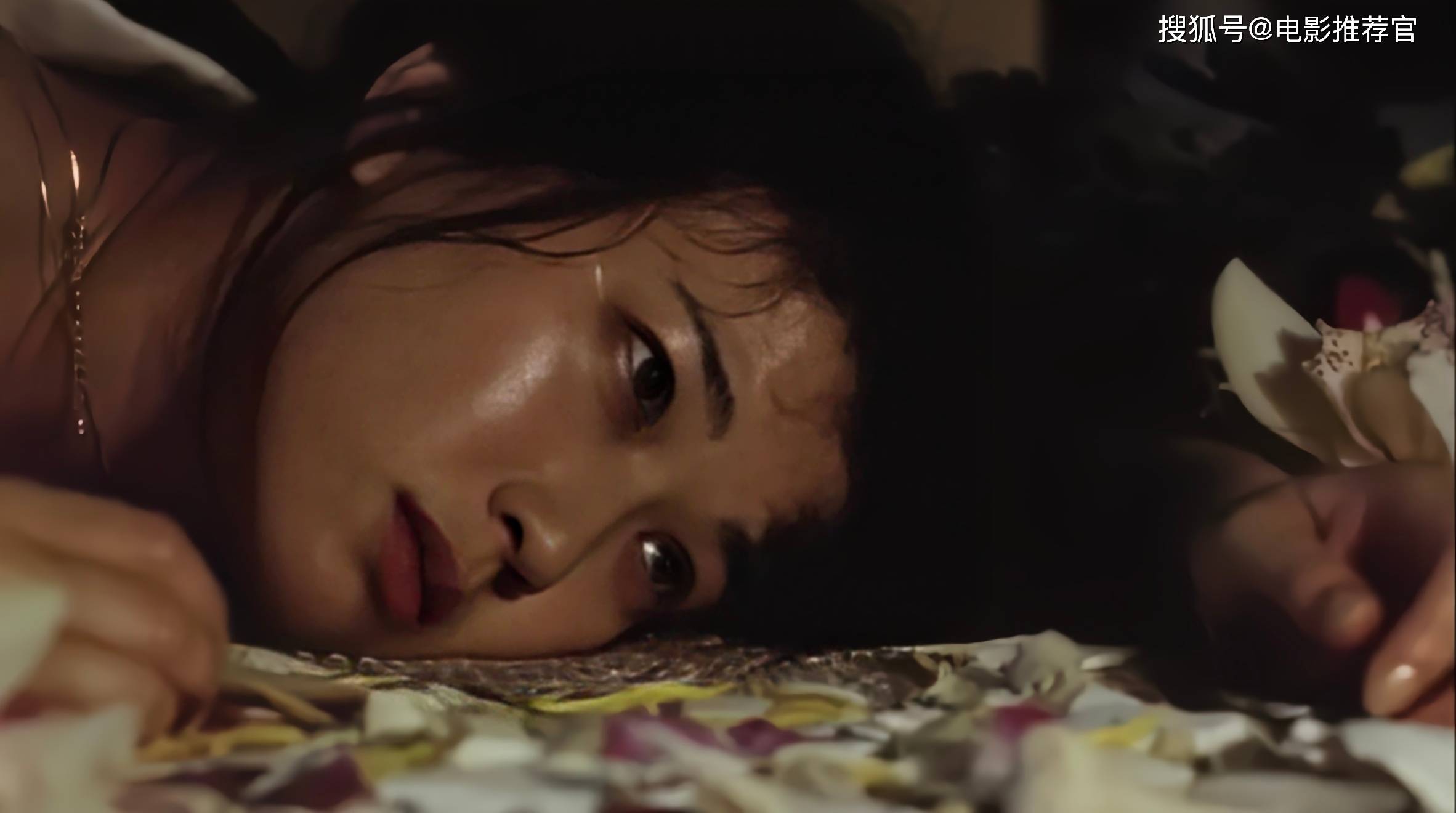 日本伦理片《夜又临》探索人性救赎的黑暗旅程