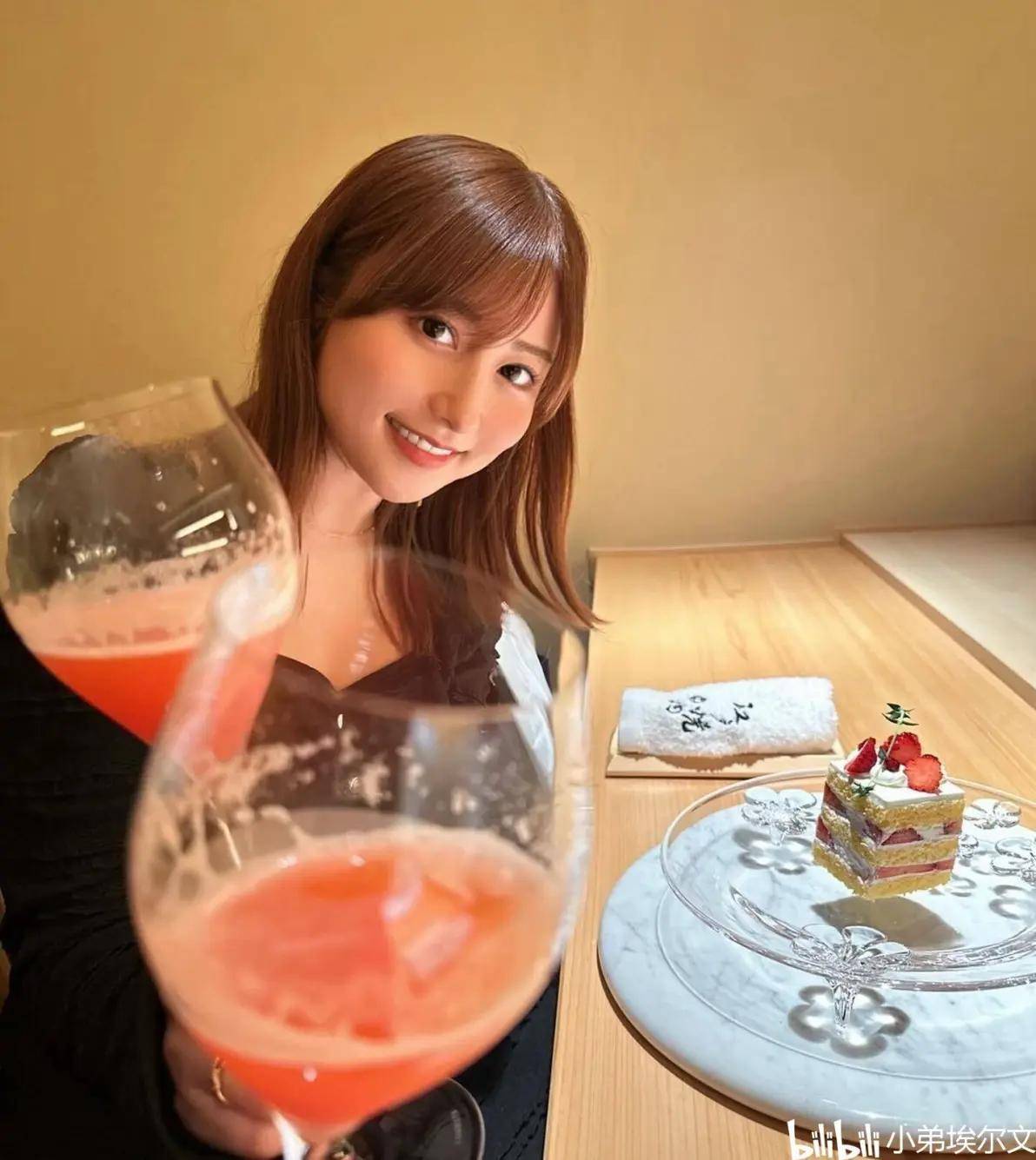 新有菜、凉森玲梦、小那海绫、星仲心美、本庄铃时尚动态