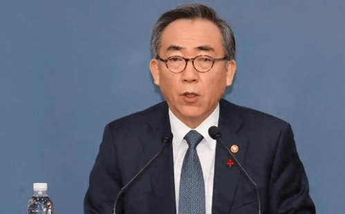 特朗普未现身美韩谈判，但韩国已做出选择，这一次，选中国还是美国？ ​