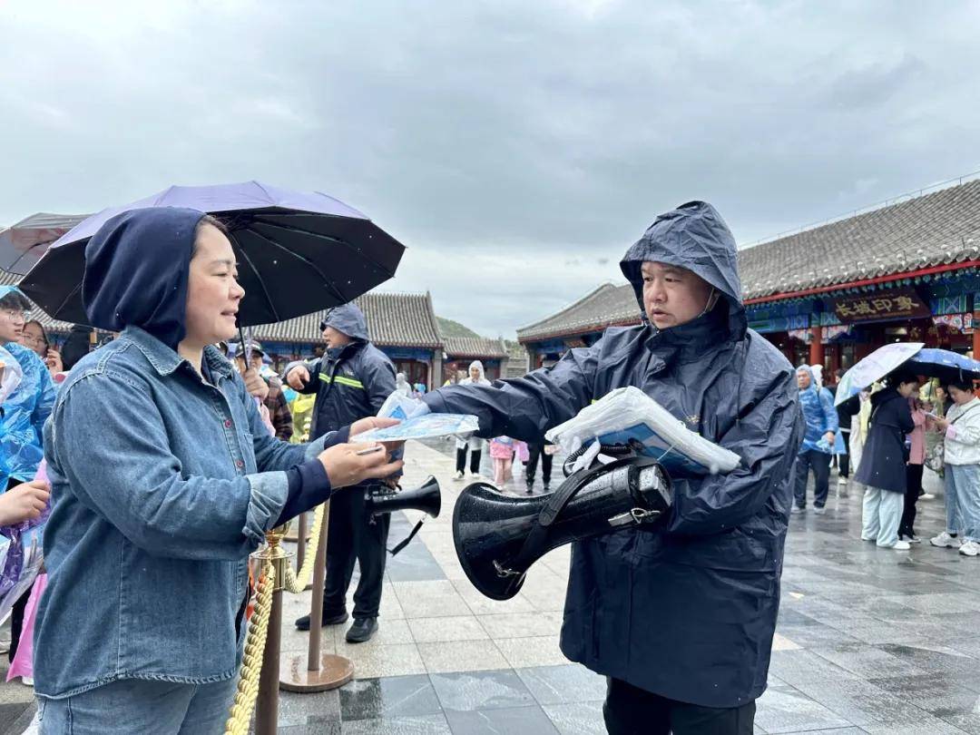 延庆八达岭长城上的“多彩”守护——