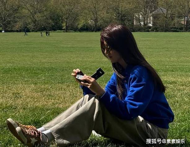 吴千语施伯雄首次以夫妻档参加婚礼，吴千语晒幸福甜蜜照