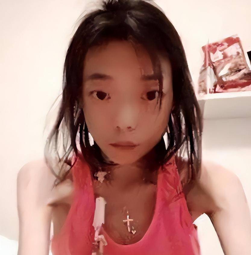 原创郭晶晶嫁入豪门幸福美满，伍智恒现状令人唏嘘，俩人究竟差在哪？