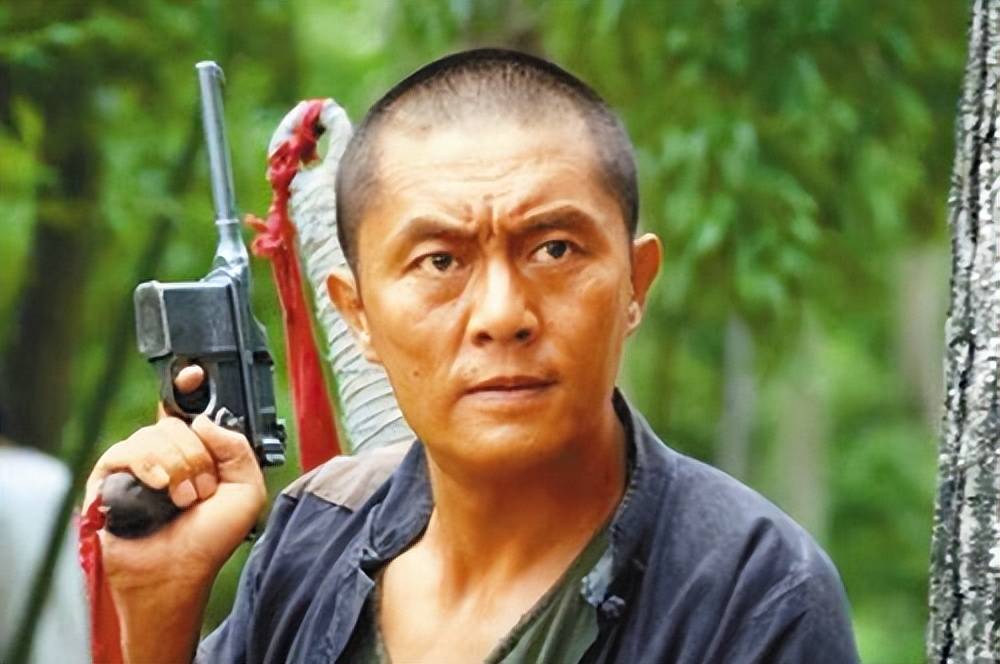 老戏骨常戎现状：62岁肌肉发达，热衷下厨，45岁妻子风韵犹存