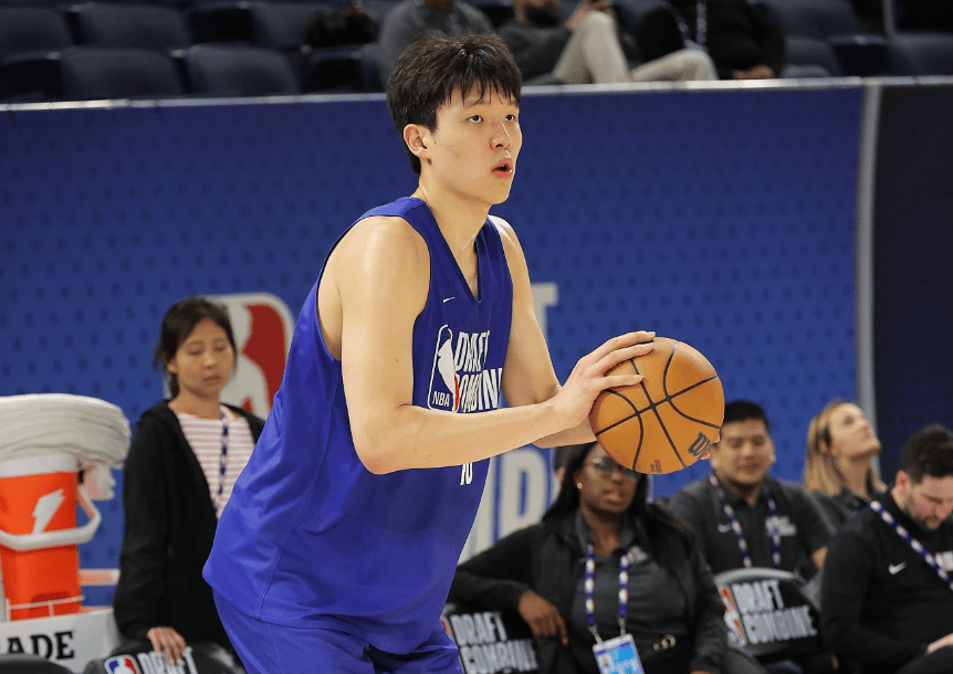 原创             杨瀚森最新球探报告：三大优势引人关注 四点担忧影响未来NBA生涯
