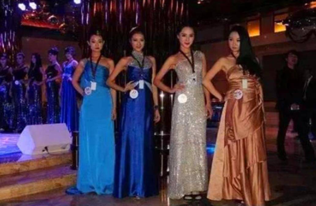铁粉空间骗了多少人16年300名警察连夜封锁郑州一娱乐场所仅女服务员装了6辆大巴  第9张