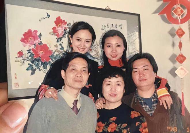 朱媛媛于月仙珍贵合影！原来两人是师姐妹，最后互动惹人泪目
