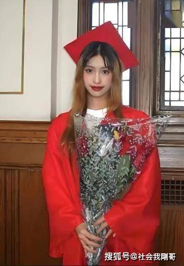 冯小刚女儿徐朵：从“长相随冯导”到气质出众的名媛蜕变