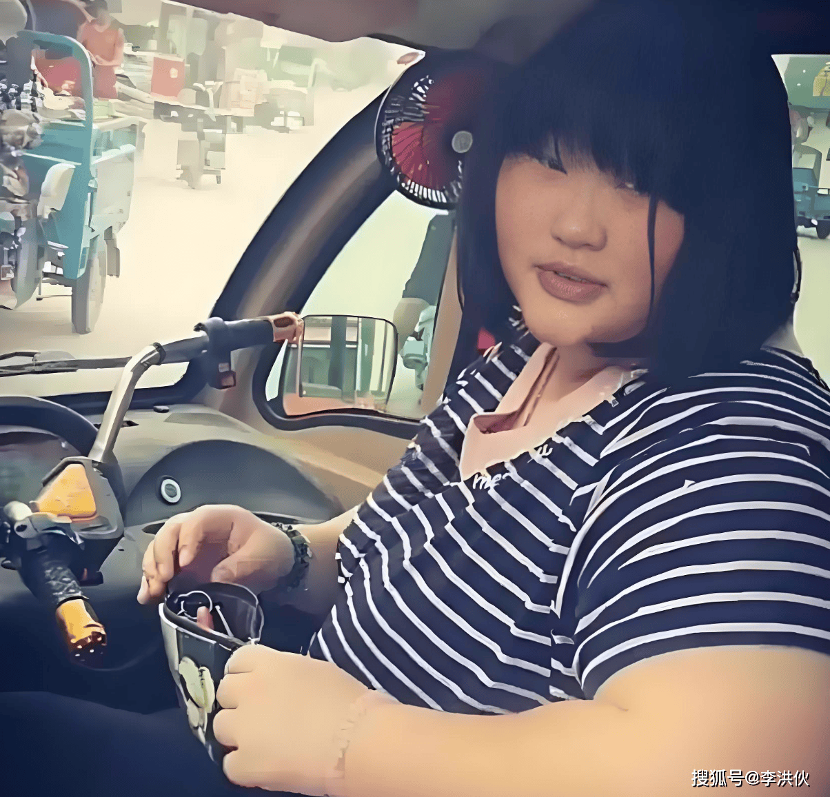 朱家有女初长成，大衣哥26岁女儿开店当老板，不少人纷纷上门提亲