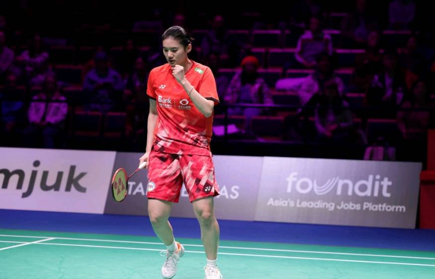 原创             决胜时刻力挽狂澜！韩悦2-0横扫新加坡一姐，印尼公开赛首战告捷