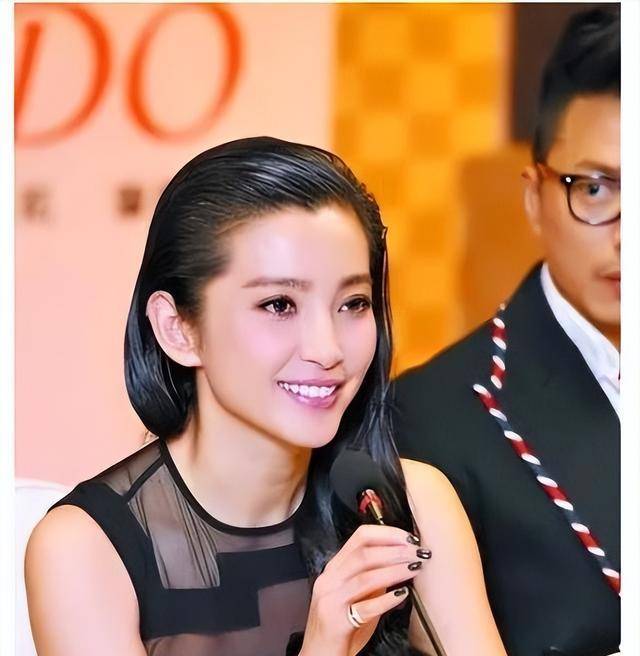 娱乐718吃瓜你我她线路李冰冰：亲吻、拥抱、洗澡戏都拍了难道你不该负责？  第7张