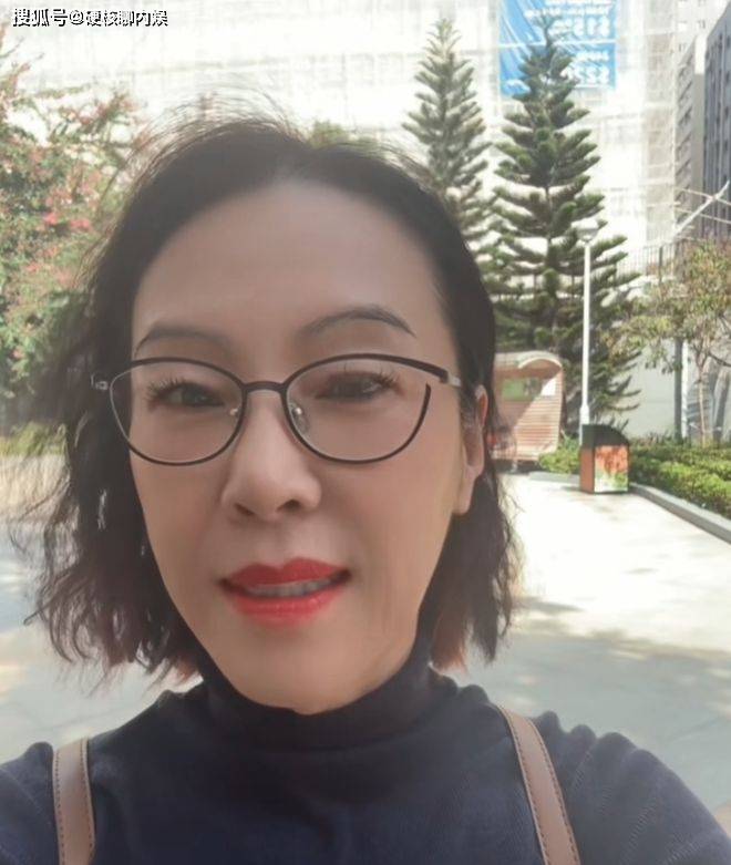 曝61岁李国庆被将二婚，女方长相优雅漂亮，和前夫育有两个女儿！