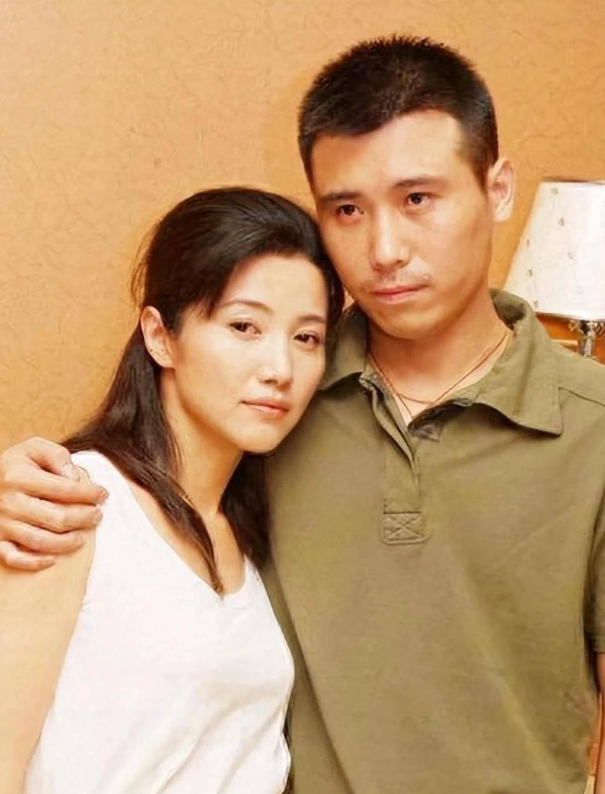 原来她是李乃文老婆！惊艳真相曝光，贤妻助他影帝荣耀