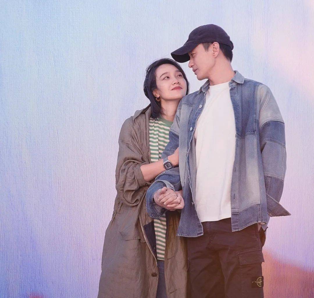 朱丹二婚嫁给周一围，真是幸运，幸福满满。