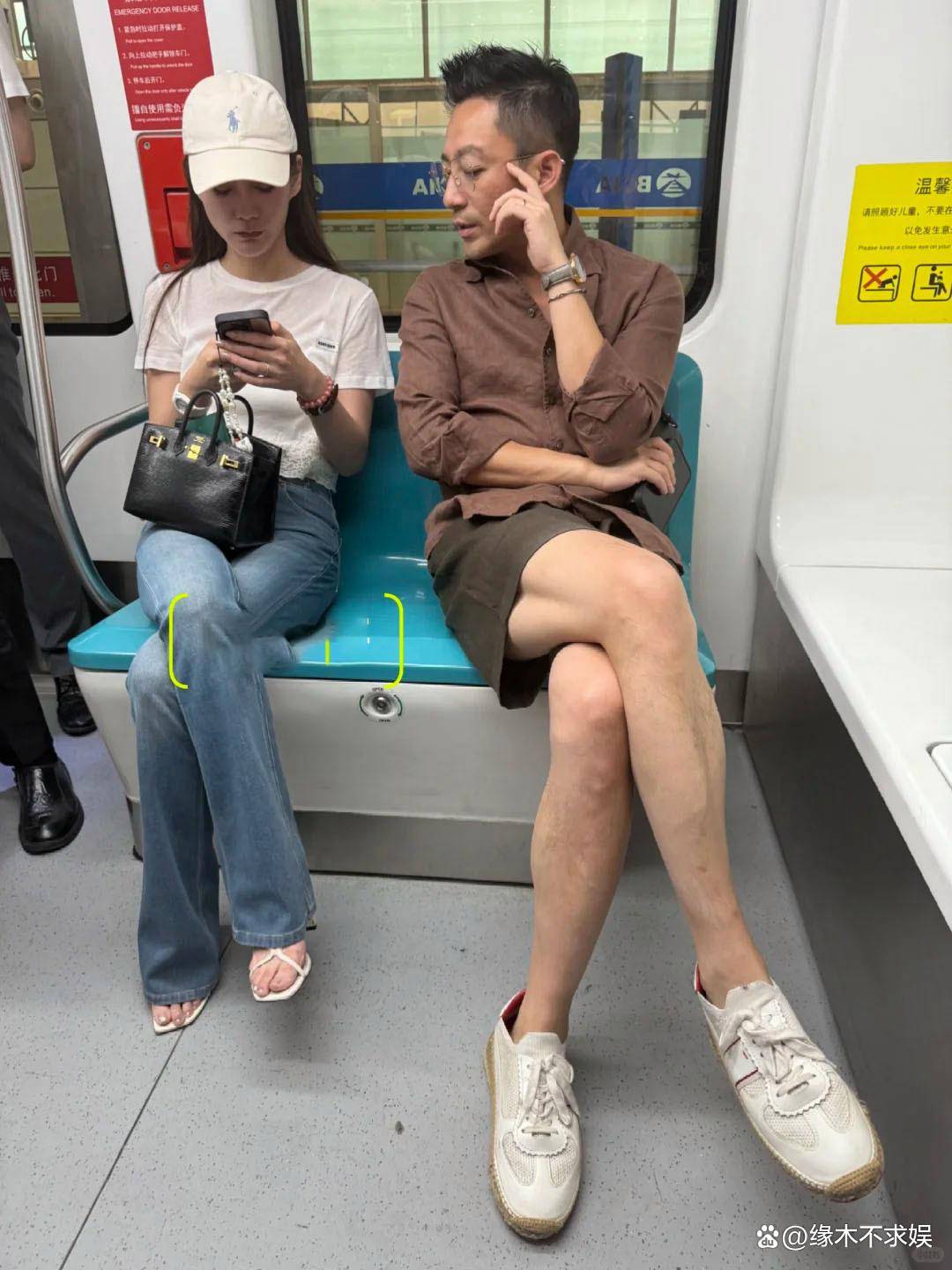 S妈凌晨又崩溃了，罕见提及大S的儿女，汪小菲夫妇新偶遇扭转口碑！