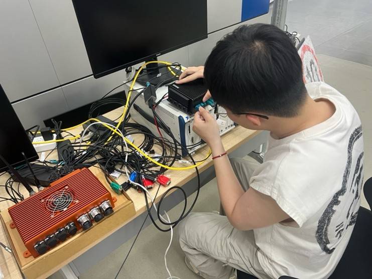 自动驾驶智能安全的守卫者 ——北航学生团队打造测试平台，主动发现AI漏洞