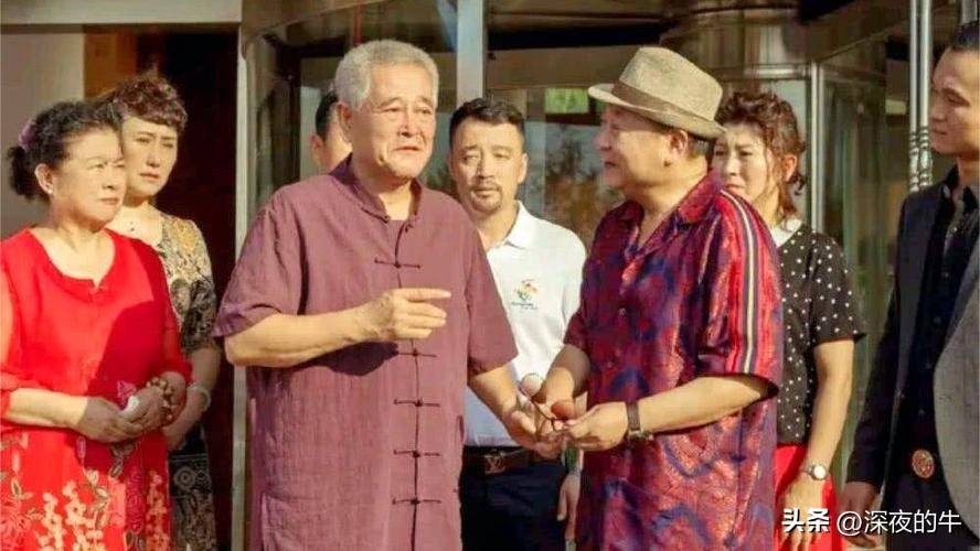 赵本山巅峰时地位有多高？怀抱章子怡不算啥，这张图才叫霸气