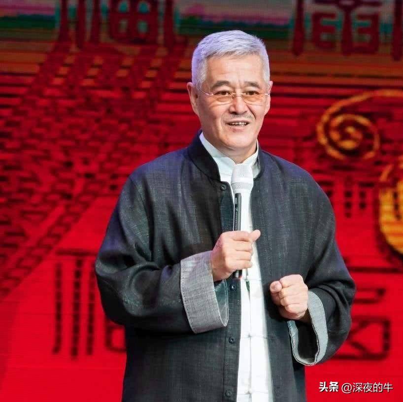 赵本山巅峰时地位有多高？怀抱章子怡不算啥，这张图才叫霸气
