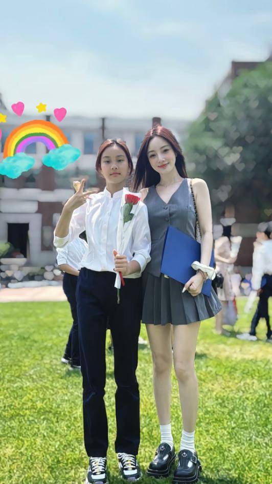 李小璐被曝二胎生子，与贾乃亮早成过去式，甜馨成负面消息接盘侠