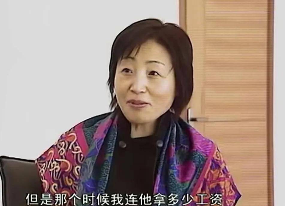 宗庆后杜建英香港出差，竟同住一间房！原配施幼珍当时还蒙在鼓里