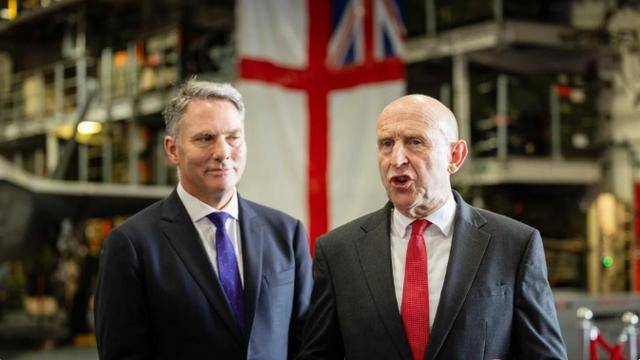 17国兵力瞄准台海，英防长发开战威胁，坦克深夜抵台，解放军已布防