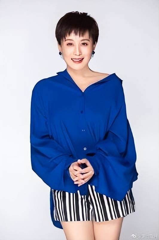 她长得漂亮，演技好，出道30年零绯闻，嫁小丈夫不生孩子也幸福