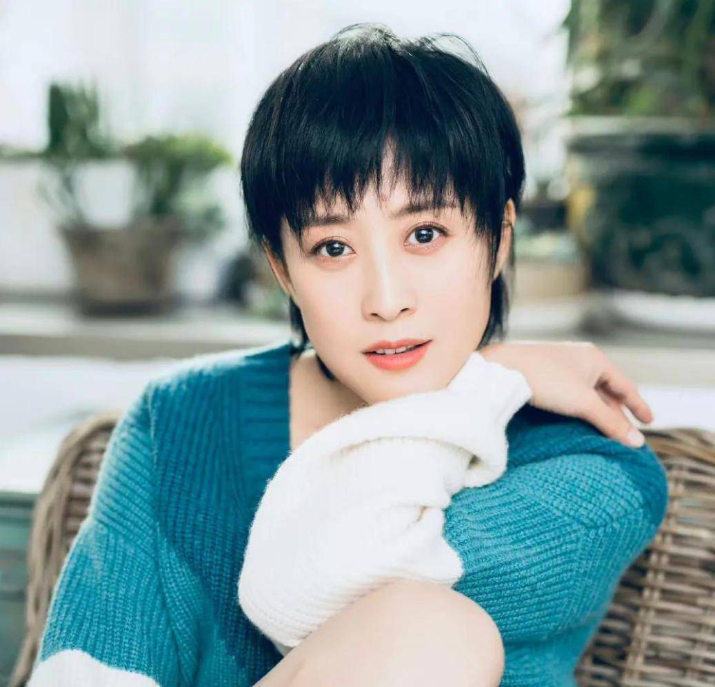 她长得漂亮，演技好，出道30年零绯闻，嫁小丈夫不生孩子也幸福