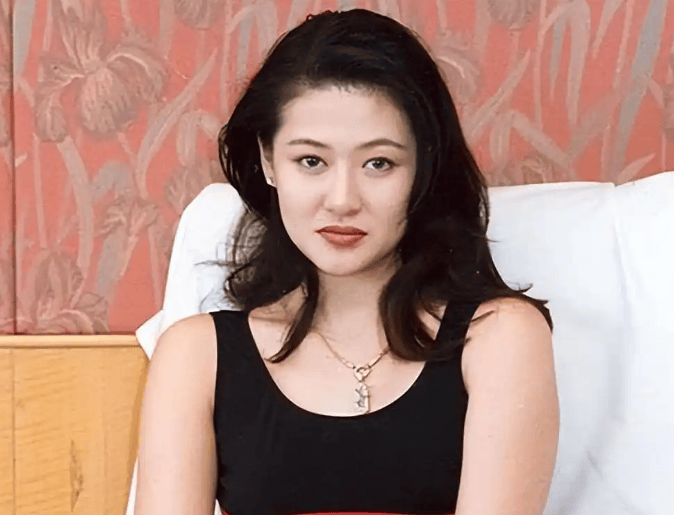 7月谣言破壁器 | 何猷君辟谣与亲妹妹有不正当关系，刘晓庆否认自己去世！