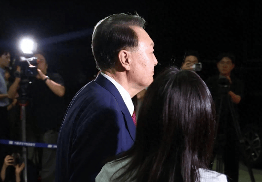 现总统不忍了，检方下了死命令，尹锡悦被定性，撒泼打滚也没用了