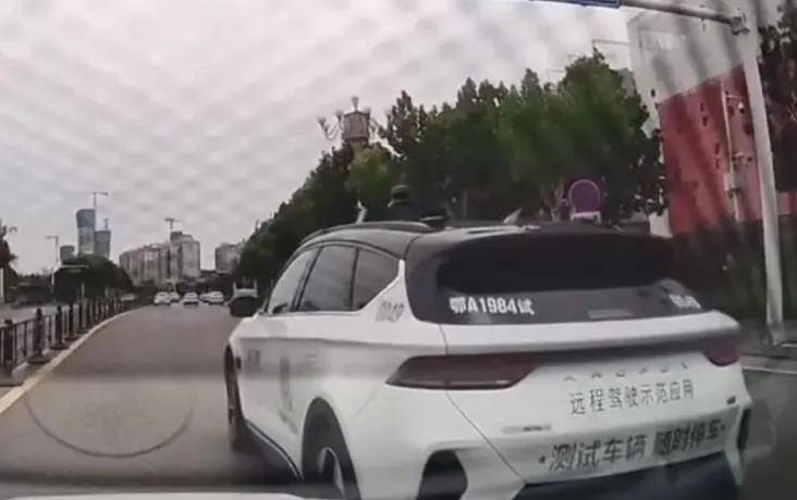 原创             萝卜快跑坠坑，打脸李彦宏？百度无人驾驶的光环碎了一地