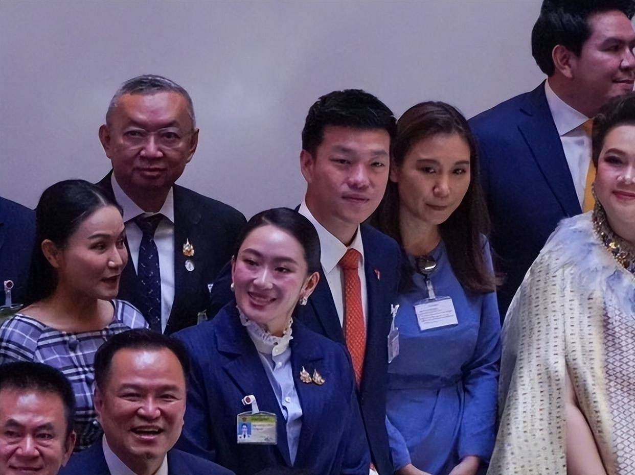 军方支持率高涨，佩通坦地位岌岌可危，洪森与纳塔蓬算计要得逞？