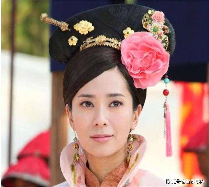 混血港姐郭羡妮：嫁入农村，倒贴丈夫3套房，将公婆当孩子宠