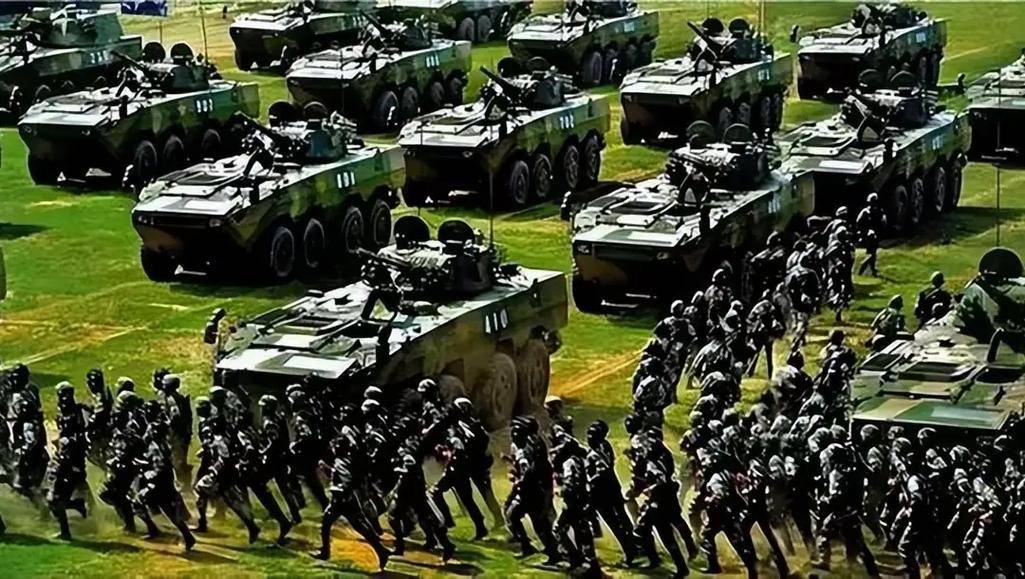 油霸豪掷千金，中式铁骑沙漠扬威！全球首个重装合成旅买家诞生