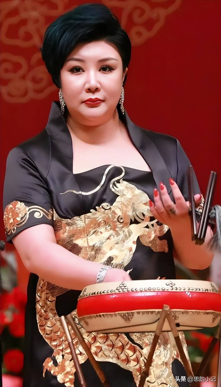 郭麒麟拒继承德云社家产，16年努力证明，没有父爱也能走得更远