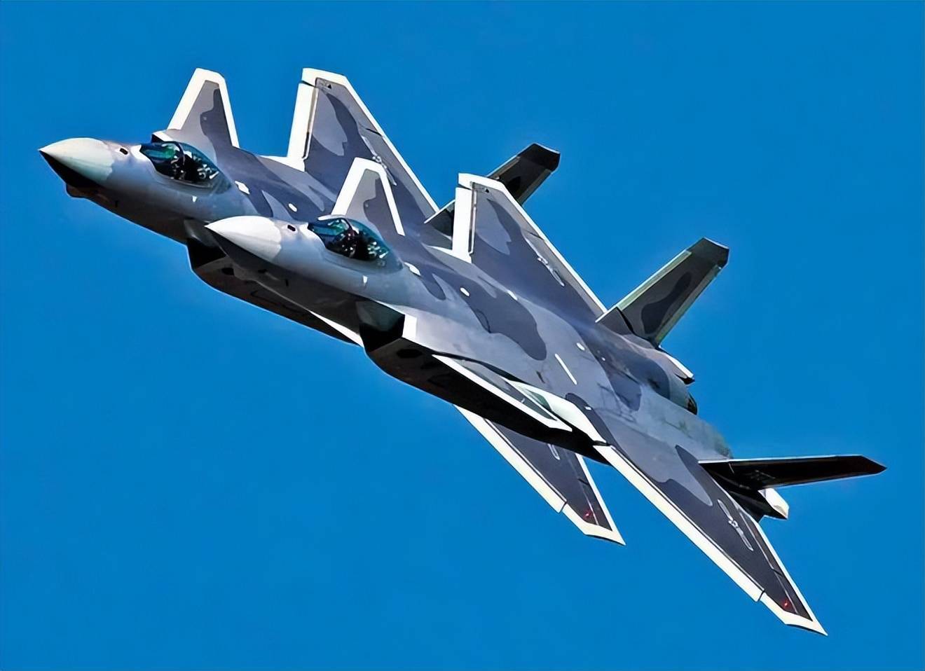 盟友掀桌反击！F35遭三国退单，特朗普关税大棒砸了自家军工饭碗