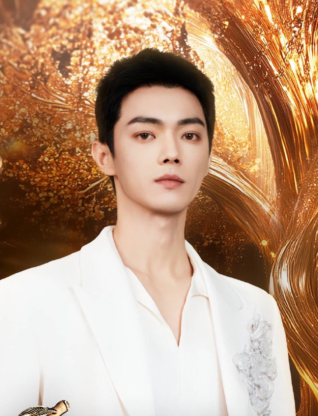 前女友曝许凯出轨，另一前女友也发声，曝许凯家暴，聊天记录被扒