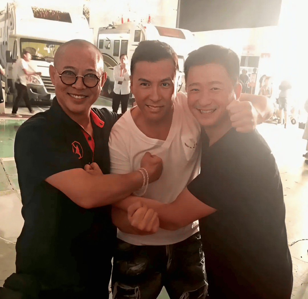 62岁李连杰住院照曝光，脸色憔悴却很乐观，坦言看淡生死！