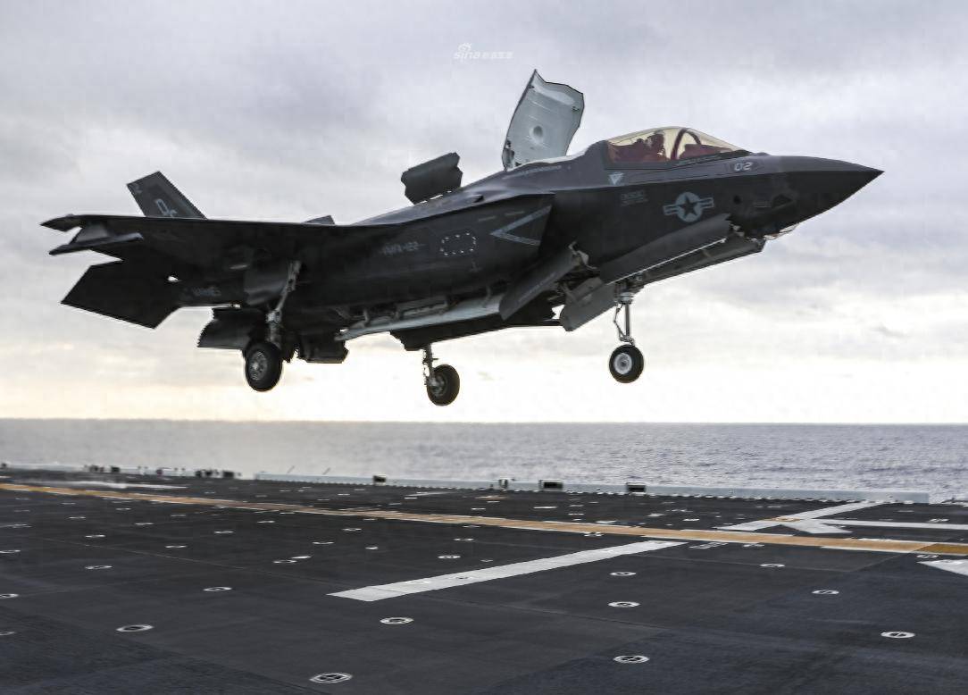 英国航母亚太秀肌肉反露怯，F-35B面临“无弹可投”窘境