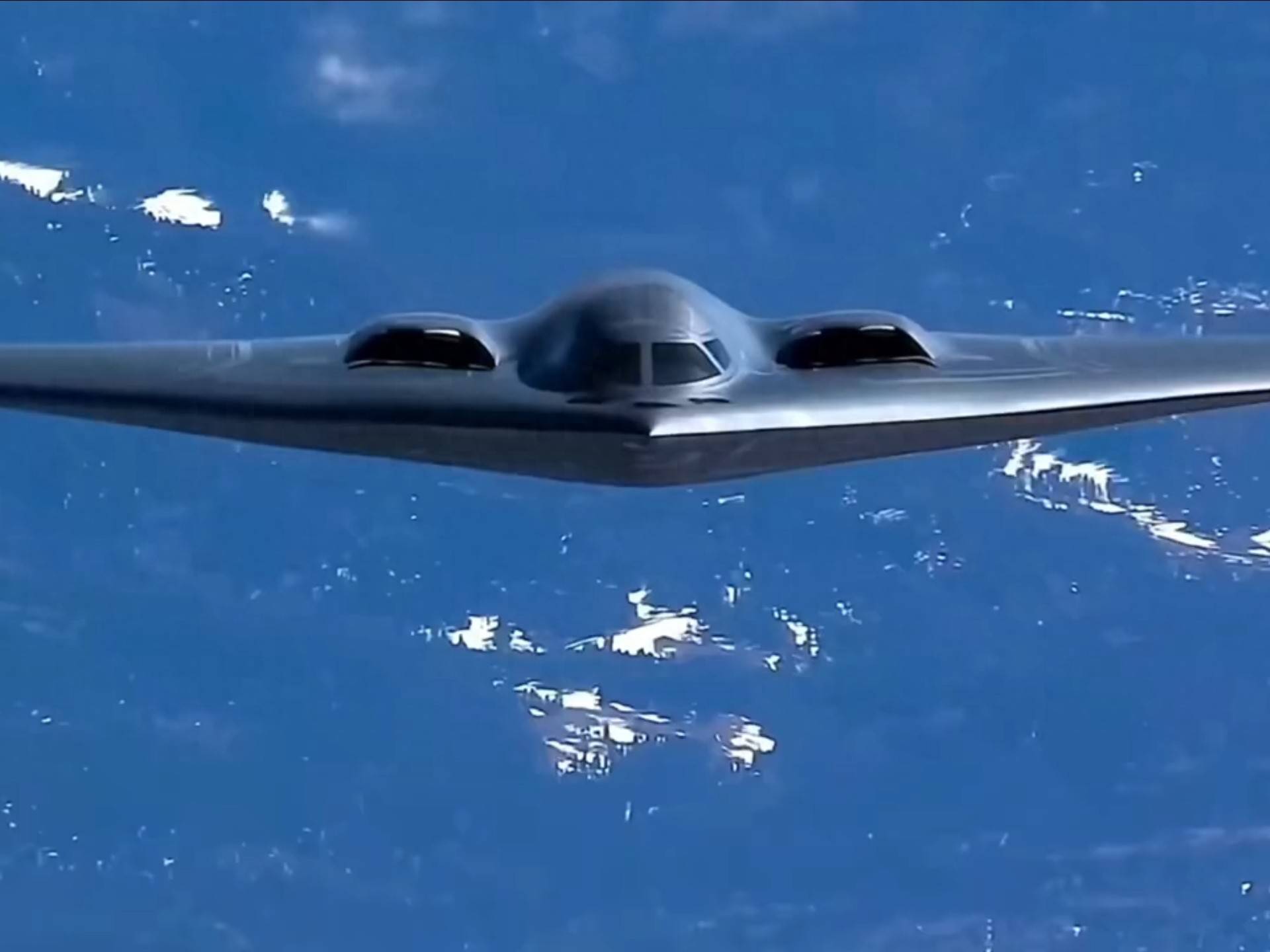 24亿天价轰炸机！五角大楼密档曝光维护黑洞，中俄防空网笑纳大礼