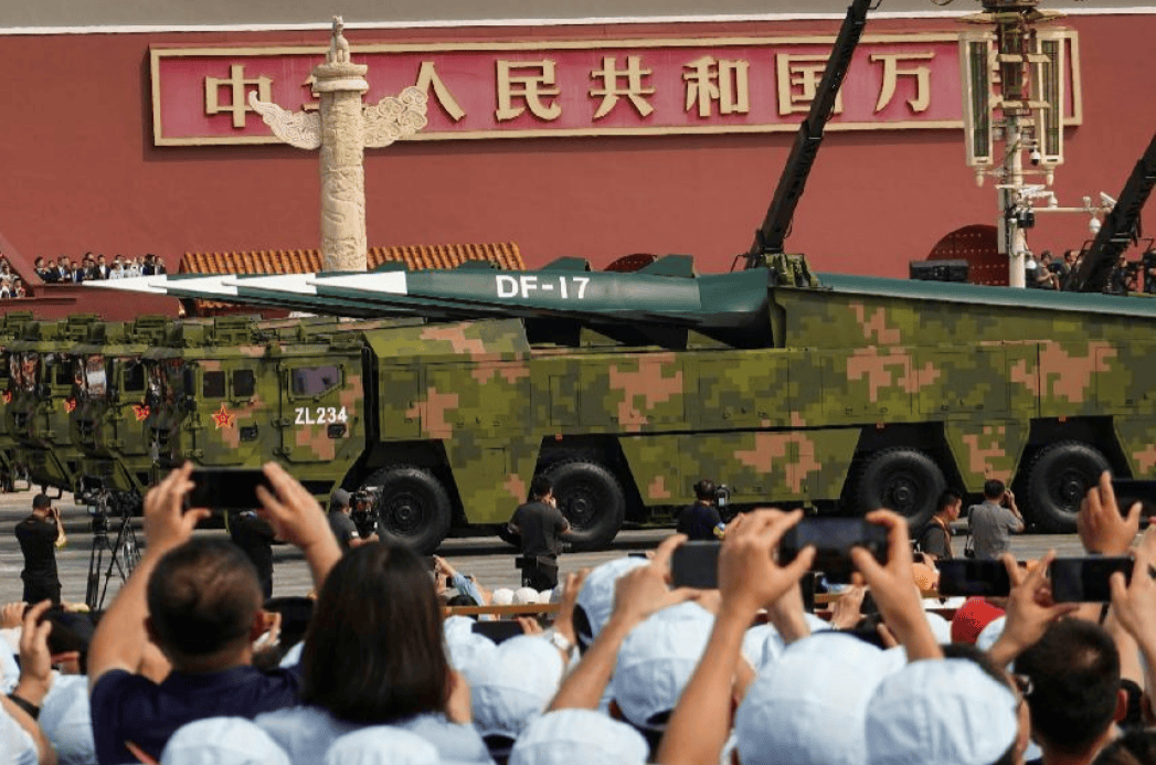 洪秀柱看完北京阅兵后，心情沉重又复杂，她深刻的明白了一个道理
