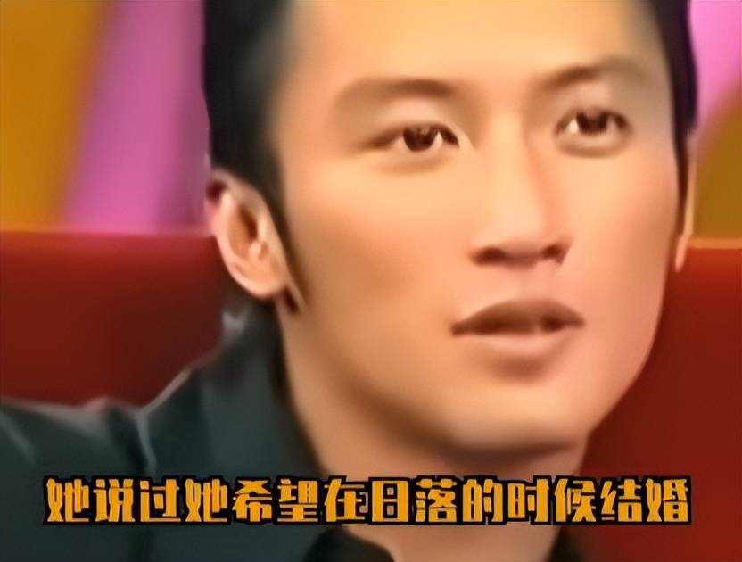 45岁张柏芝出席活动，脸肿下垂，手臂爆青筋，状态不如51岁杨千嬅
