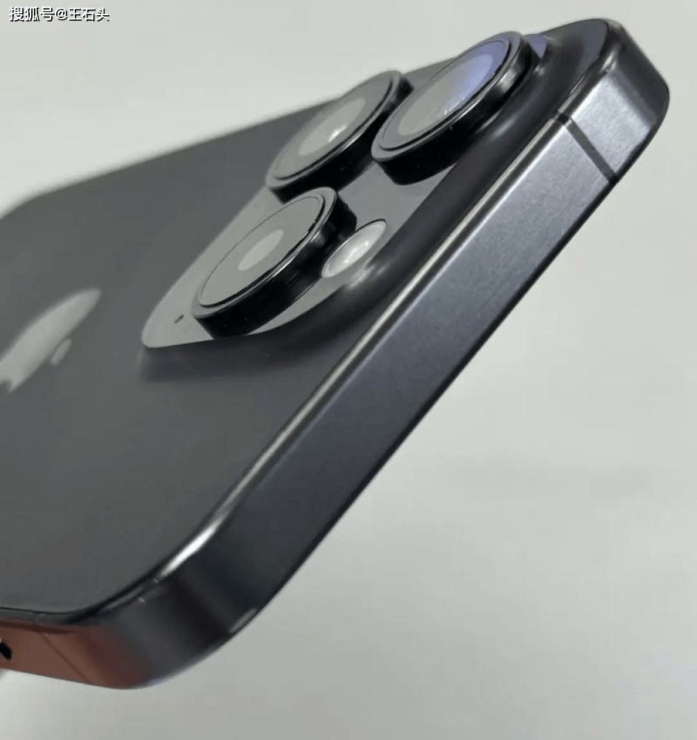 原创             钛合金变铝合金！iPhone 17 Pro“开倒车”，原因很真实！
