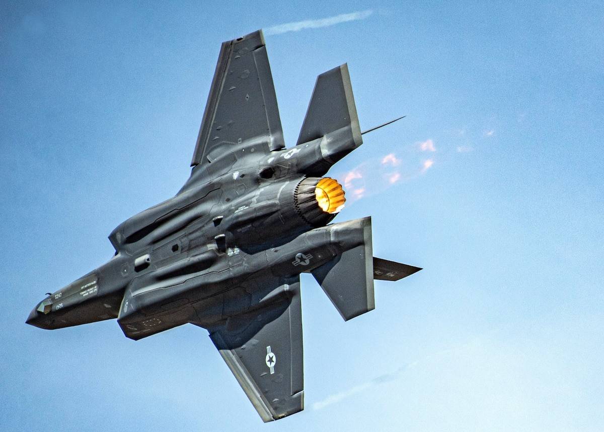 看完歼-35的高清照，巴西人打抱不平：谁说它是F-35抄袭？无知！