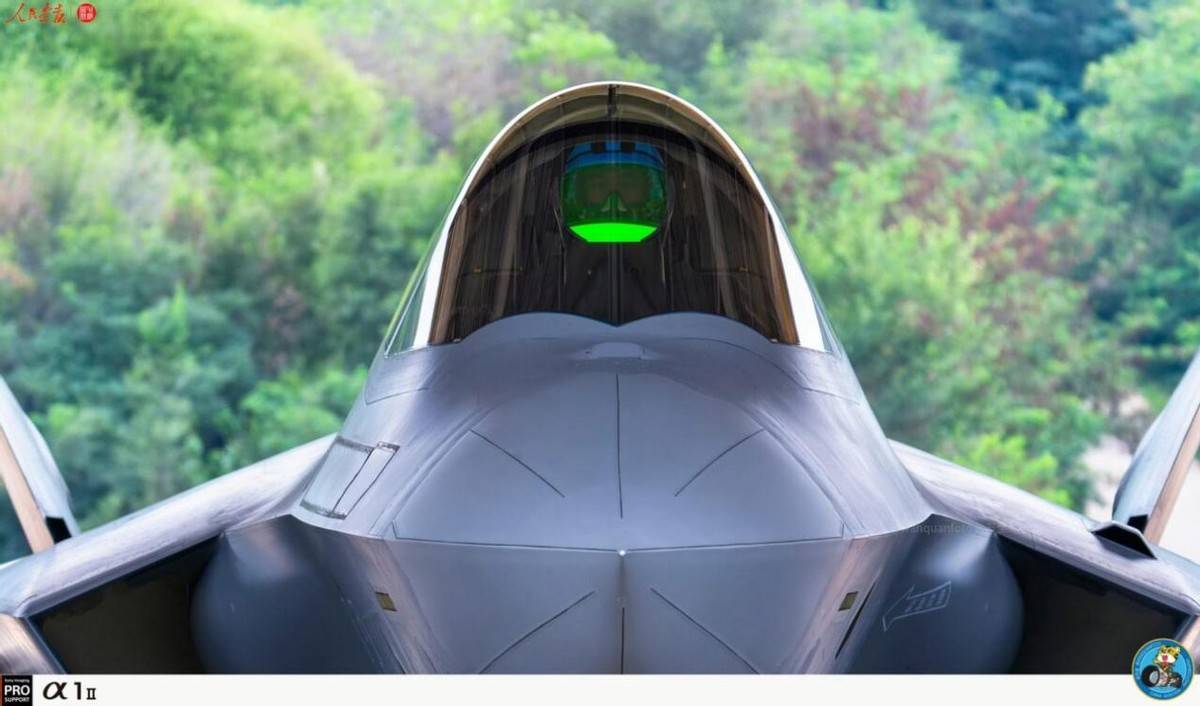看完歼-35的高清照，巴西人打抱不平：谁说它是F-35抄袭？无知！