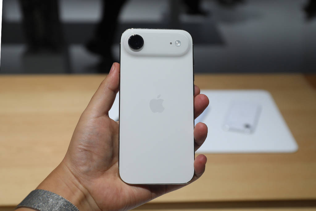 原创             库克尴尬了，重磅手机iPhone Air，反成了大输家