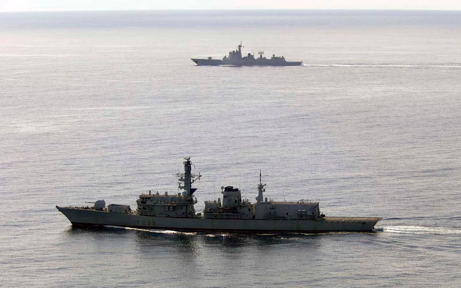 英航母军官点赞中国，解放军模拟打击英国战舰，展现专业军队素养