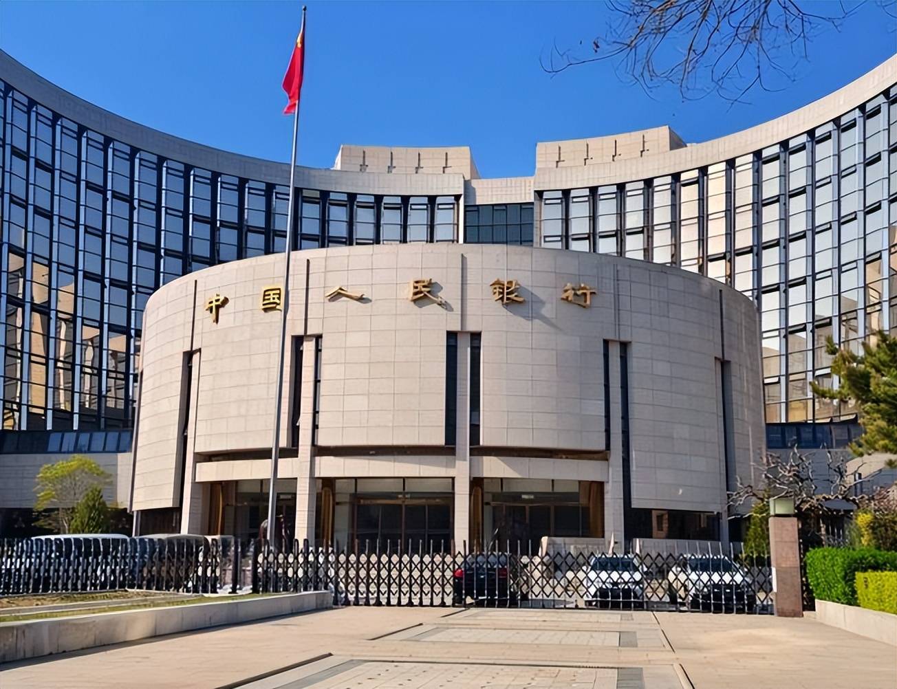 你抛美债，我抛中债！外资纷纷减持中国债，大量资金流向美国？