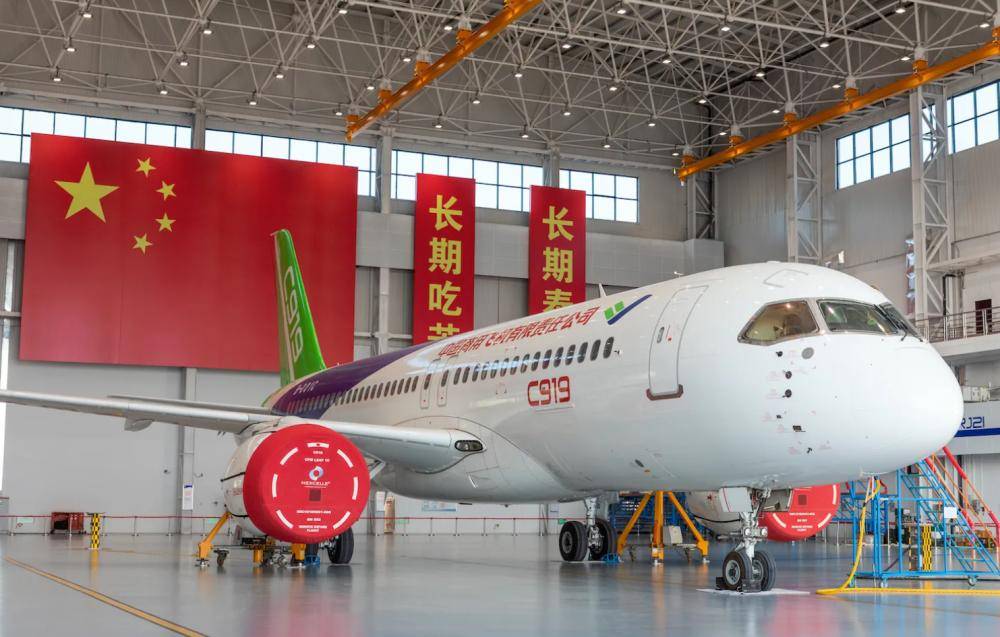 外媒嘲讽C919交付量暴跌？国产发动机悄然突围，波音空客坐不住了