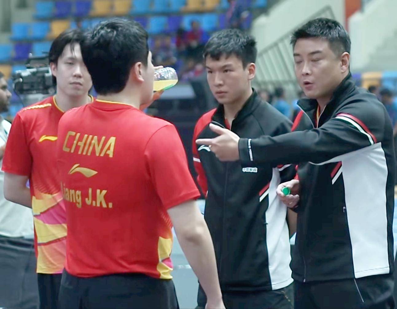 原创             亚锦赛国乒男团为何遇险？王皓排兵布阵没问题，中日双方均犯错