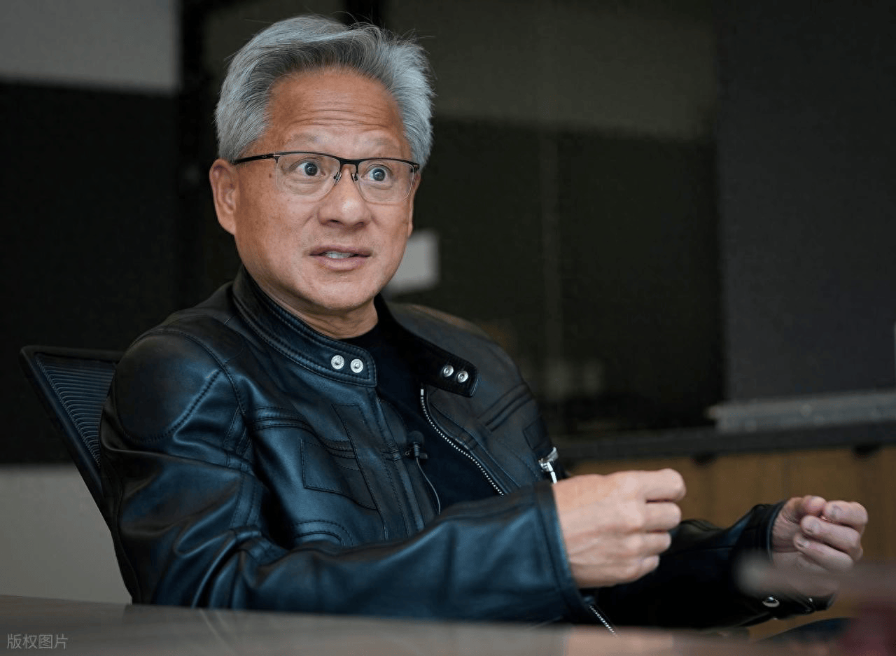 黄仁勋不“装”了？冷脸称对中国很失望，外媒：特朗普毁掉美优势